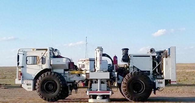 打破国外垄断！中国279天穿万米地底，挖出别人挖不动的黑色黄金