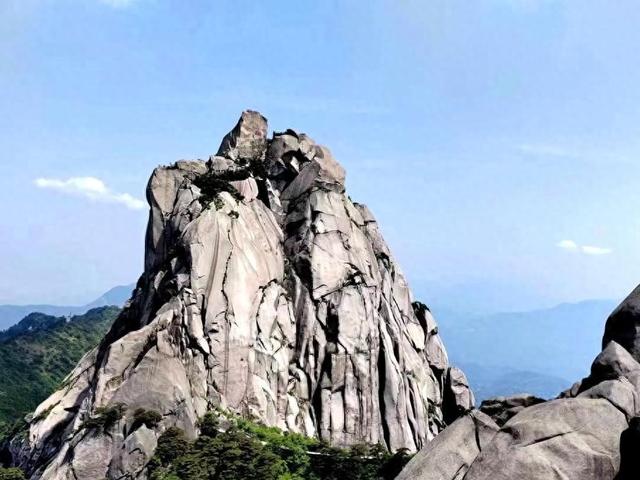天柱山和雁荡山谁更强？天柱山门票 130 元游客 200 万，雁荡山呢？