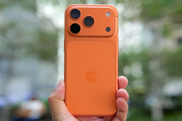 拆解 iPhone 迭代逻辑：为什么今年苹果 17 Pro 最该换 18 Pro？