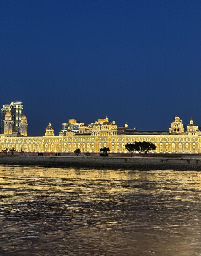 美国朋友来福州旅游，回国后一个劲摇头：中国已经是超一等国家了