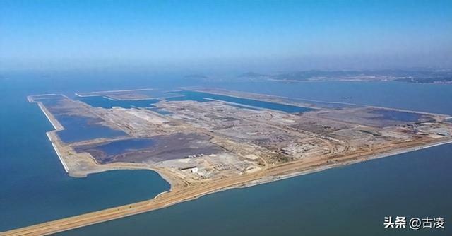 一举超越美日！中国砸下263亿建全球最大海上机场，到底有多牛？