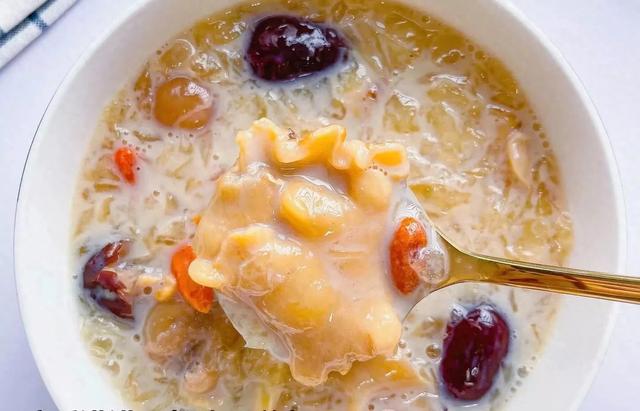 花胶桃胶炖牛奶功效 2026年花胶桃胶炖牛奶功效与禁忌 花胶桃胶炖牛奶功效 2026年花胶桃胶炖牛奶功效与禁忌