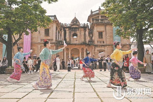 ·近10万人次观光 国内首个“娘惹文化体验村”火出圈