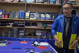球友买一只横板蝴蝶王vis当作直板用，可能是横板尺寸更合适吧图片
