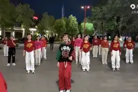 全网最火广场舞《战马》激情四射，热血沸腾图片