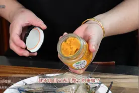 咸蛋黄焗罗氏虾外酥里嫩鲜香无比，用咸蛋黄酱做非常简单很美味图片