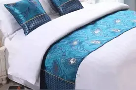 住酒店的人都知道，酒店的床上通常都放一块布，有没有人知...图片