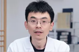 灰指甲不想传染给孩子，一定要趁早治疗 #灰指甲 #灰指甲怎么办 #医学科普 #硬核健康科普行动  #医疗健康创作训练营视频封面