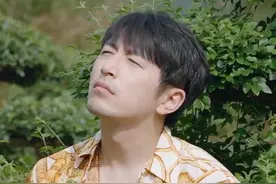 我叫王大锤，是白客，正在参加一档真人秀！视频封面