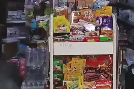 （三）仨小孩一个月花掉6000多块？老板娘：没有卖贵 也没有诱导消费！当事人自责：是我没管好孩#都市接到办视频封面