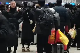出行客流较大！正月初四，洛阳龙门站预计发送旅客近3.2万人次#洛阳味中国年 #穿越盛唐洛阳年 #2025来洛阳过年视频封面