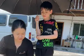 夏日用新鲜杨梅做的冷饮，大家快去试试吧
#弗兰克夫妇 #夏日清凉杨梅荔枝饮做法 #周末亲子时光视频封面