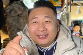 一城一夜一滋味，见食见人见江湖，新的一年，愿你有盛天共赏，有温汤可享，有爱人在旁，有亲人相伴#抖音美食推荐官 #跨年 #元旦 #人间烟火 #夜市里的烟火气视频封面