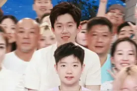 莎头直播互怼笑料不断，搞笑师徒在线告状，熟人局的快乐谁能懂？视频封面