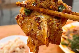 成都美食出巷子，成都老字号豆汤30年必吃老店 #地方特色美食 #成都美食 #深夜放毒 #城市里的烟火气 #川味视频封面