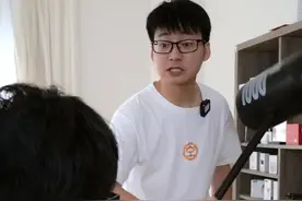 手机正确的充电顺序原来是这样的！有没有人是最后一种做法？#手机充电千万不要这样做 #手机正确充电的方法 #iPhone快充 #绿联氮化镓视频封面