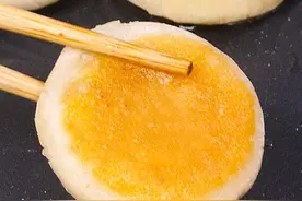 糯米粉加一点红糖真是绝配，咬一口外酥里软还爆浆，这味道太赞了 #抖音美食推荐官 #农村美食 #小吃视频封面