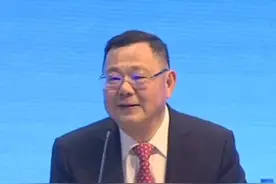 吉利桂生悦：有车企先说智驾是骗局，后又东拼西凑说自己引领中国智驾视频封面