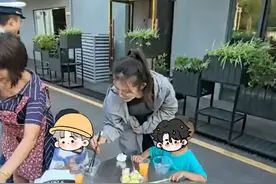小朋友:消防站东西真好吃呀，好吃爱吃还想来吃。妈妈:巴掌警告!     通讯员:兴义大队 杨启煌 #消防员和熊孩子 #消防队的欢乐时光 @中国消防视频封面