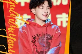 十个勤天：围观王一珩爸妈的相处日常，这是给我干到恋综了？视频封面