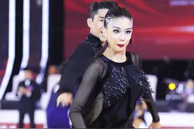 喜欢是千千万万里，再也装不下其他人 #王崇墨李茉晗  #拉丁舞  #cbdf常州精英赛 #王崇墨  
  视频封面