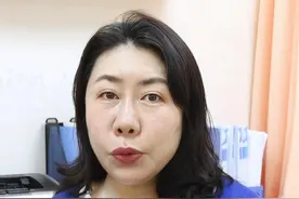 看完这条视频，子宫内膜非典型增生治疗不走弯路 #子宫内膜增生 #子宫内膜非典型增生 #宫腔镜黄晓武主任 #抖出健康知识宝藏  #女性科普视频封面