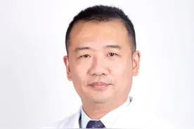 眼睛模糊看不清，也有可能是，老花眼了 #医学科普 #眼睛模糊 #眼病 #中医视频封面