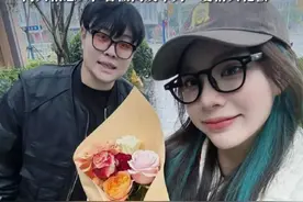 网红“#宝剑嫂 ”“#雨哥到处跑 ”官宣分手，双方均表示没有任何原则性问题：“情侣和同事的身份重叠太多”，两人相恋7年，曾被网友奉为“爱情天花板”#宝剑嫂分手 #郭雨