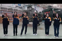 #她们都有超能力#致敬了不起的她   我们的称呼不仅仅是“美女”，我们还是航空人。#敬礼变装 视频封面
