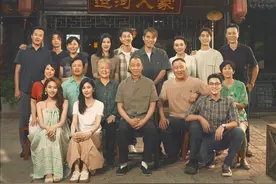 几个高中生在学校天台洗澡，结果全校都在看现场直播#北上 #欧豪