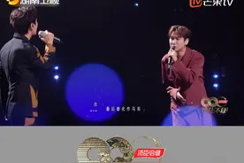 #声生不息家年华  当沧桑之声碰撞动感声线，会诠释怎样新意盎然的《拯救》呢？#陈楚生 #汪苏泷 ！视频封面