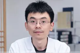 腰上长疱疹，小心“蛇缠腰” #疱疹 #疱疹病毒 #蛇缠腰 #硬核健康科普行动  #医疗健康创作训练营