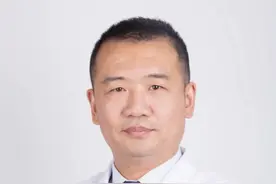 眼睛发出3个信号，可能是青光眼，再不检查就晚了。 #医学科普 #青光眼 #青光眼科普 #健康视频封面