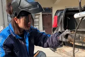 后备箱关不上，已经生锈破掉了，看我如何花一天的时间修好#修车