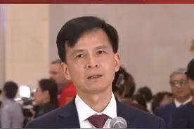 王旭代表：孩子之间没有差距，只有差异。要尊重差异，相信孩子，激发每一个孩子的天赋潜能和梦想。视频封面