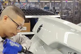 汽车后盖牌照螺母是如何固定的？ 发明牌照螺母的脑袋真是好使！#汽车制造 #汽车知识分享 #带你懂车 #抖音汽车 #汽车视频封面