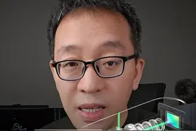 潜望长焦和直立长焦有什么区别？ 潜望长焦一定比直立长焦好吗？#潜望长焦 #直立长焦  #小米14#vivox100 #oppofindx7视频封面