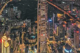 1月11日晚，深圳市新增3例新冠肺炎确诊病例，1例无症状感染者。病例9、10与此前病例5、6、7为同一个家庭成员。#广东dou知道 #疫情 视频封面