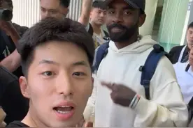 9月18日（发布） 浙江 “小时候海报里的人 出现在我的面前”，男生见到球星欧文 激动落泪，网友：儿时的梦想在12年后实现 羡慕你兄弟！#篮球🏀 #欧文 #常识中国 素材来源：@胥舒翔宇视频封面