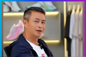 前体操世界冠军李小双在直播时说:“最大的问题就是教练组，别人不敢说的我敢说。”#李小双怒斥中国体操教练组 #苏炜德被临时递补进入团队 #中国体操男团摘银视频封面