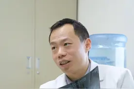 20岁医学生，髋关节先天发育不良，13年后再做髋臼周围截骨 #髋关节发育不良   #髋关节疼痛   #髋臼周围截骨   #髋关节医生李辉 #抖出健康知识宝藏视频封面