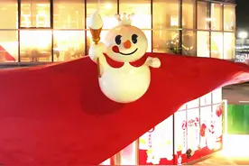 蜜雪冰城超大旗舰店~好适合打卡📸
📌郑州东站东广场对面视频封面