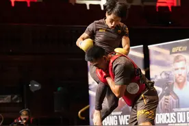 @张伟丽—黑虎搏击 赛前公开训练，点燃全场气氛！#张伟丽vs苏亚雷斯 #UFC312视频封面