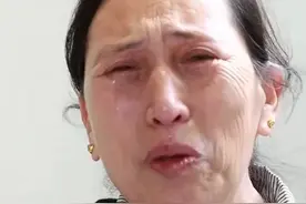3月17日，深圳。元元豆豆妈妈寻子30年走遍全国，对着镜头痛哭，呼唤孩子回家。“ 妈妈希望在有生之年再看到你们”（记者：蒋林君 王易楚）#寻子视频封面