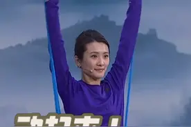 一根弹力带，两个动作，教你轻松甩掉手臂下的“拜拜肉”！超简单～学起来！