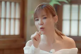 面对听众的标签化，#李佳薇  突破高音标签，她的音乐不止一种声音，想让大家听到更多可能。#湖南卫视背后