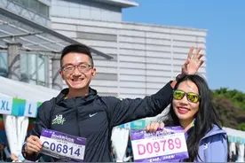 出发停办了五年的东莞马拉松，看看赛前的准备都有些什么？#东莞马拉松 #2024东莞马拉松 #运动装备 #跑步视频封面