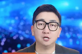 平生未见！你们那儿红绿灯有这么大的嘛？ #南京“plus版”红绿灯火了 #南北差异 #搞笑视频封面