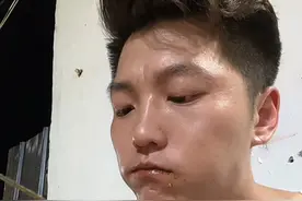 一个人的夏季烧烤很惬意，列气！#烧烤没烦恼#谁懂这一口烧烤的含金量 #夏日烧烤的仪式感#列气#夏天拒绝不了的美食