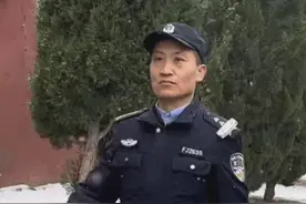 2月24日，山东德州。公安部新闻传媒转发点赞山东辅警，“手机存了4800名联系人 熟悉每一个居民”#山东dou知道视频封面